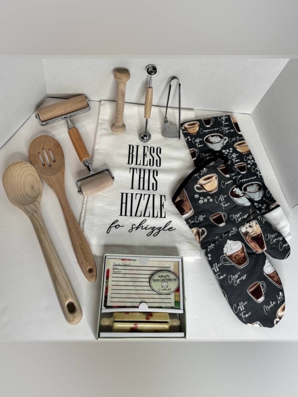 KITCHEN BAKING/COOKING BUNDLE TOWELS, OVEN MITTS & RECIPE CARD HOLDER